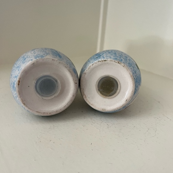 Snowmen salt and pepper shakers. Really cute pair. Perfect pre owned condition. - Picture 2 of 4